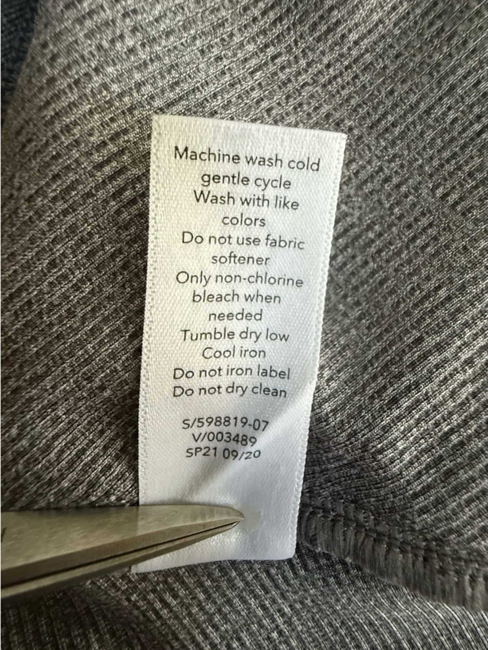 Athleta Women’s Gray Knit Stretch Top with Side Rouching! Small! - Picture 8 of 8
